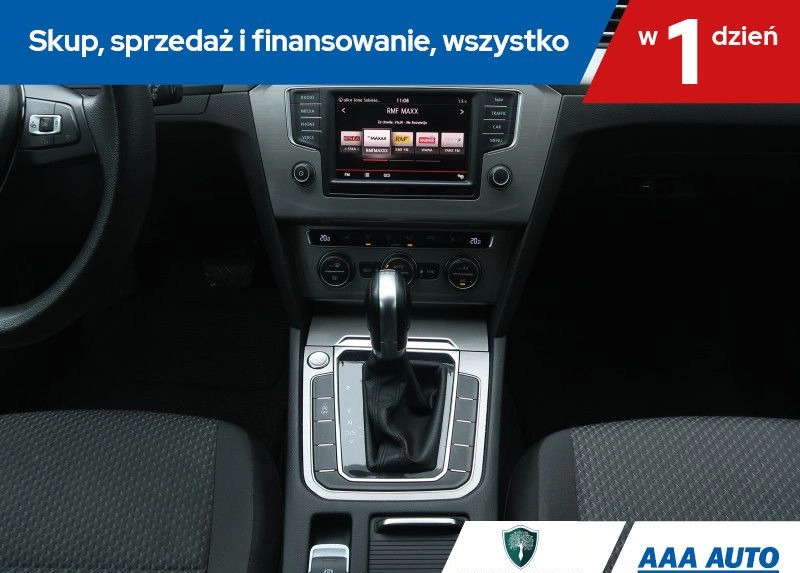 Volkswagen Passat cena 53500 przebieg: 197191, rok produkcji 2015 z Lubniewice małe 301